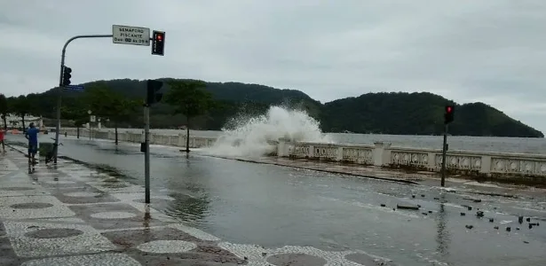 Marinha emite alerta de ressaca no litoral de SP; ondas podem passar de 2 m