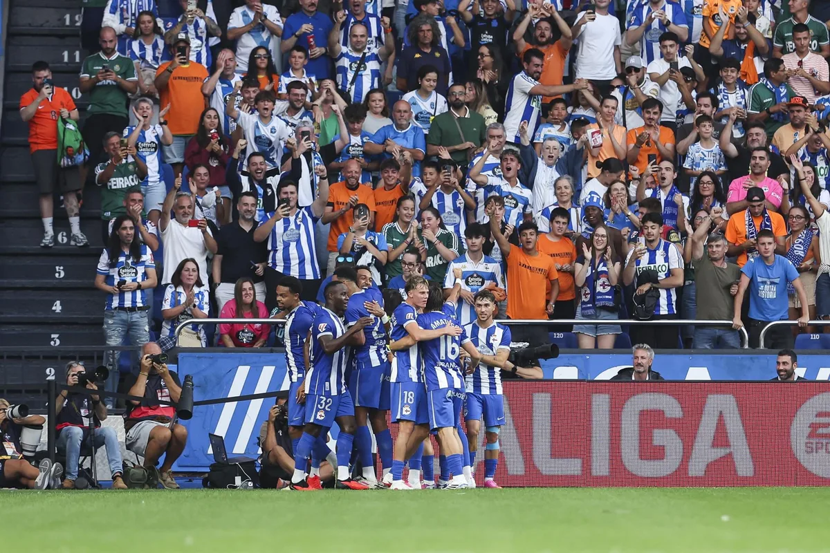 El RC Deportivo y su afición alcanzan un acuerdo para "recuperar la confianza" y "reforzar la convivencia"