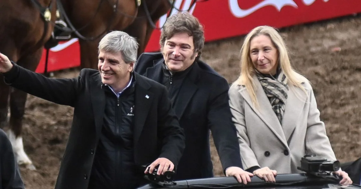 Dólar colchón y más crédito, las apuestas del gobierno de Javier Milei para mejorar la actividad