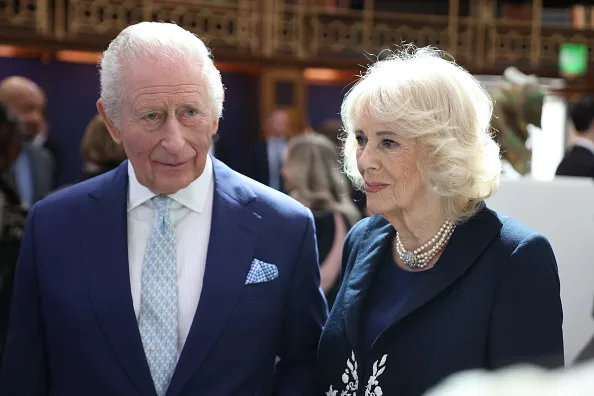 Rainha Camilla revela como foi guardar segredo sobre o câncer de Charles III