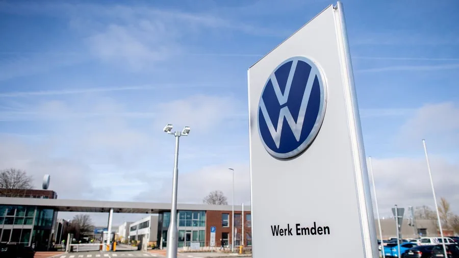 VW-Werke in Gefahr?: Volkswagen-Vorstand Blume besucht Emden und Zwickau