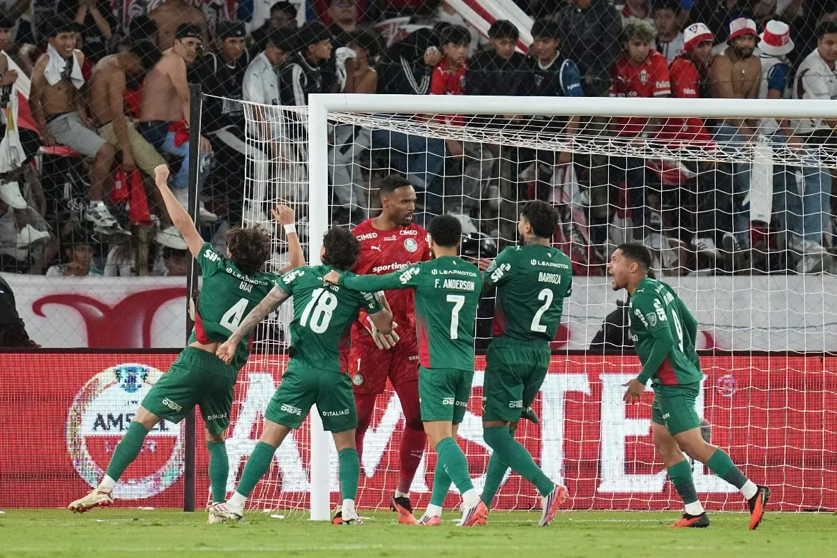 Palmeiras avança nos pênaltis, encara Fluminense na semi e garante um time brasileiro na final
