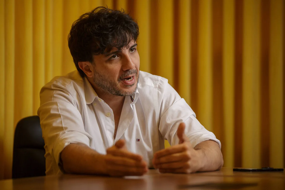 Renan Santos tem redes sociais beneficiadas após escapar de filtro do TSE aplicado a rivais