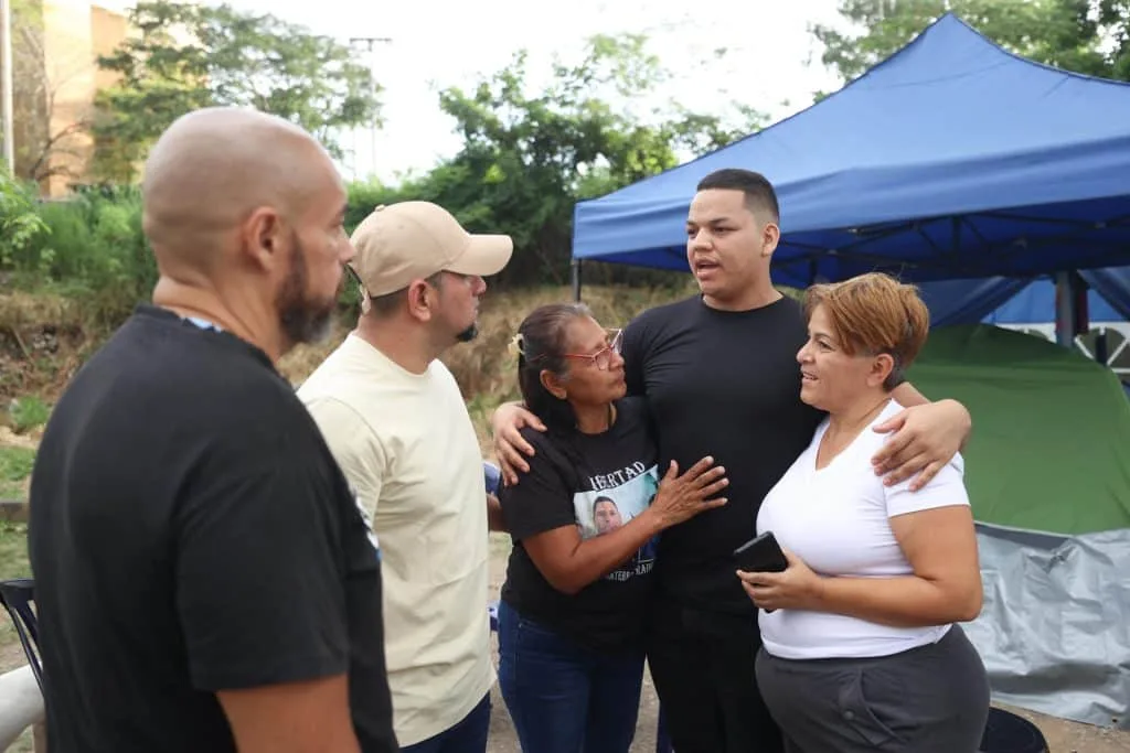 Oposición y ONG piden liberar a todos los presos políticos