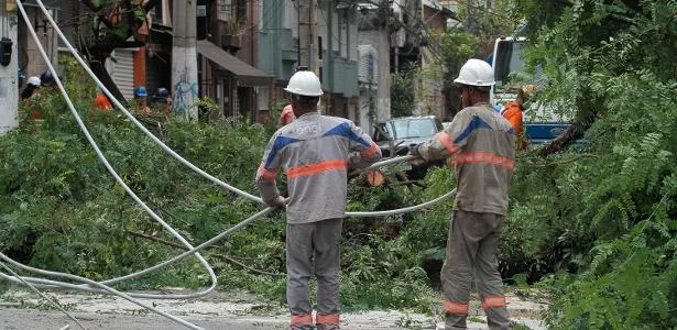 Ventania deixa ao menos 61 mil imóveis sem luz em São Paulo