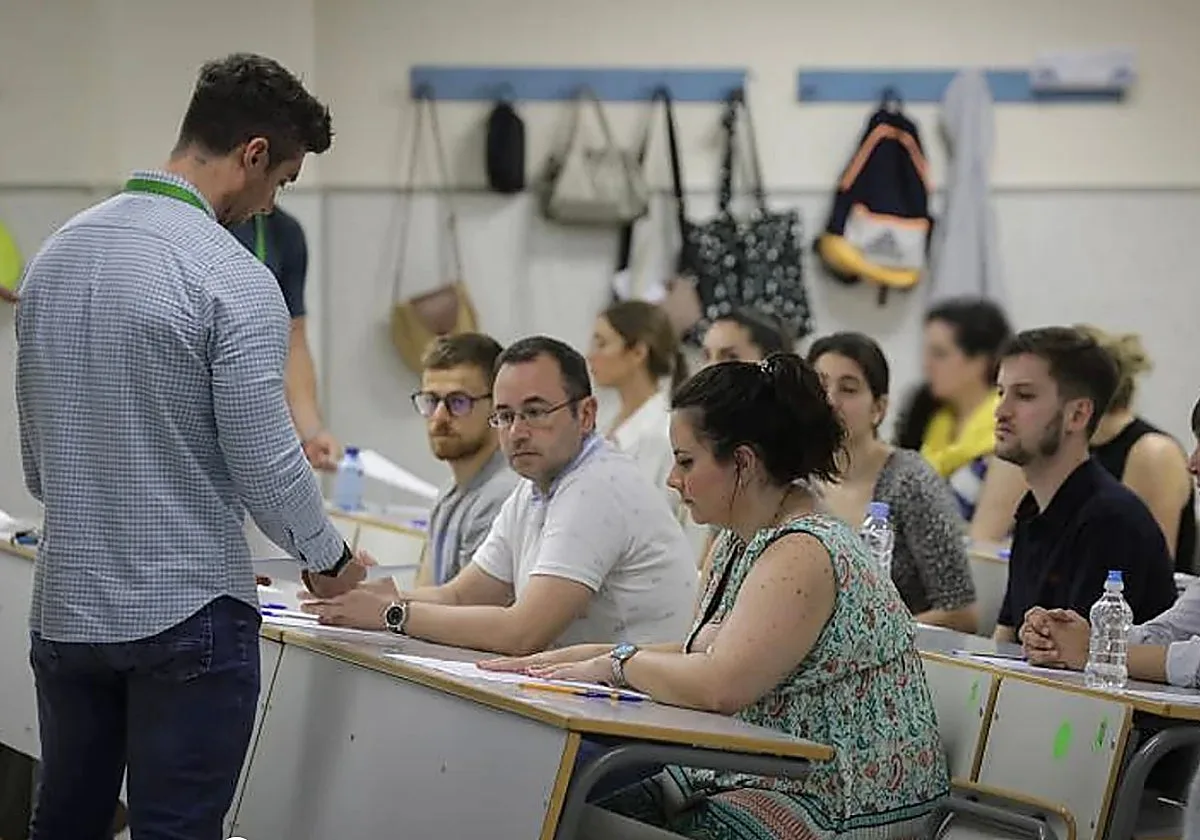 ¿Eres enfermero? Sanidad abre el plazo para plazas fijas: fecha límite, requisitos y cómo echar la instancia