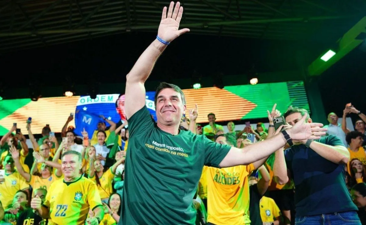 Flávio Bolsonaro propõe uso de “ranking” para estimular os mais pobres a buscar melhoria de vida