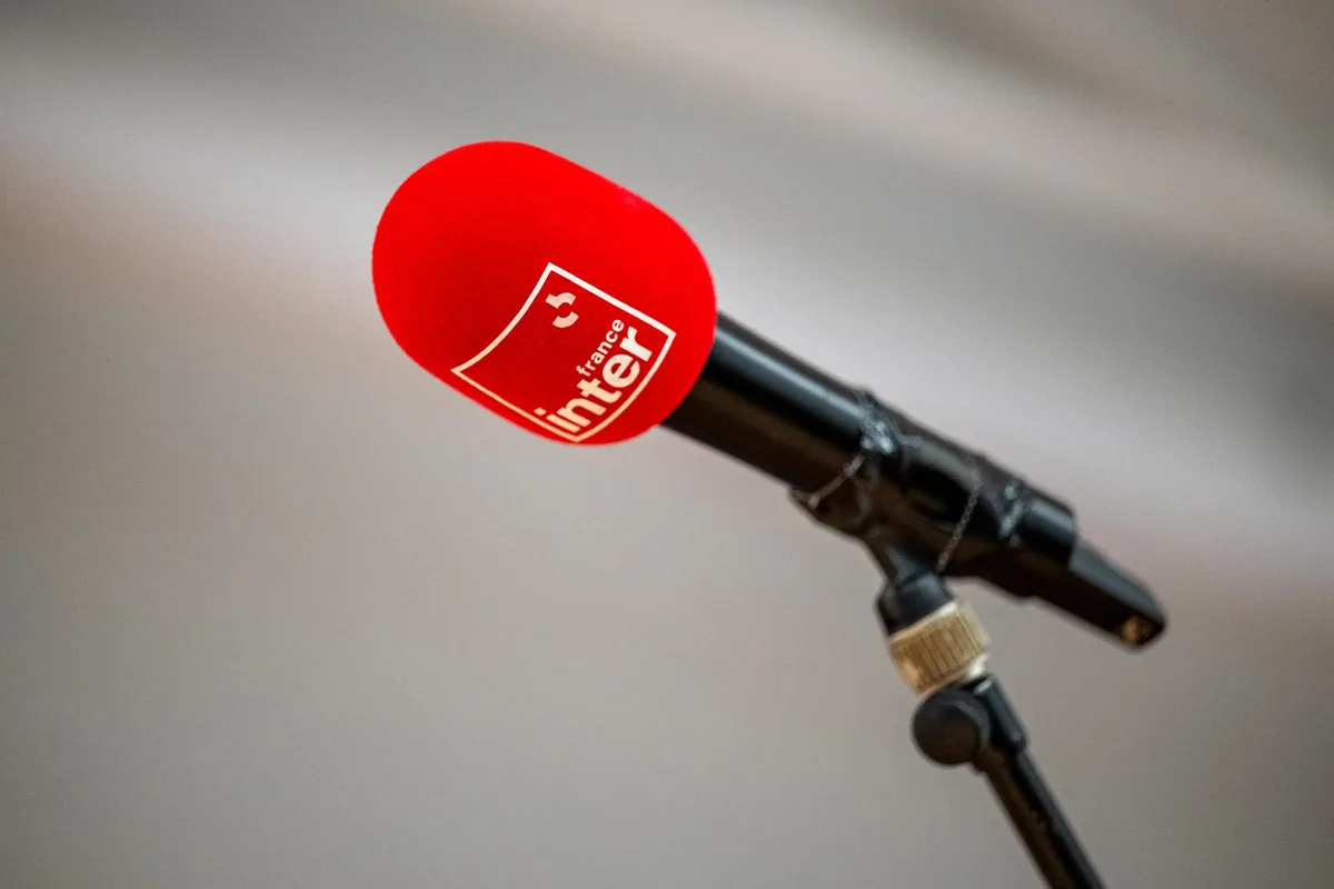 Menace de grève à Radio France pour réclamer le départ d’un éditorialiste de « Valeurs Actuelles »