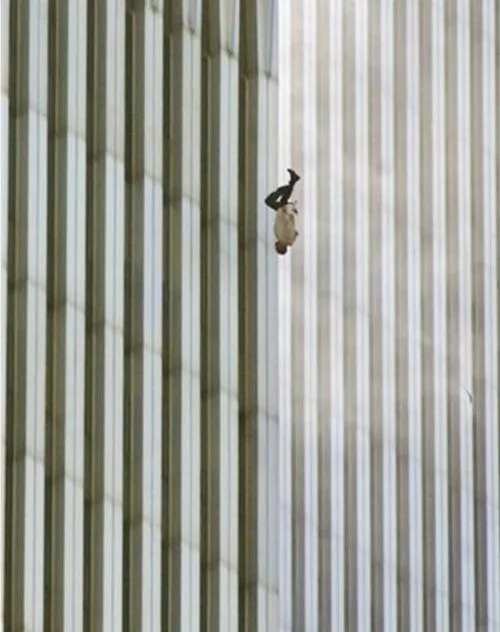 11-S: "No olvido el impacto de los cuerpos que chocaban contra el suelo", dice fotógrafo del WTC; se cumplen 25 años de los atentados
