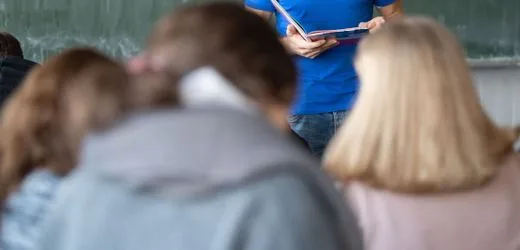 Schule: Lehrkräfte bekommen keinen Ausgleich für Überstunden