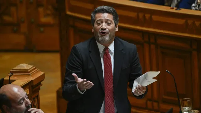 Invasão a rádio em Coimbra "é coisa ridícula". "Mas está tudo maluco?"