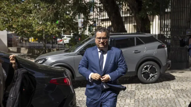 Sarmento faz as contas: Com novos apoios, excedente será "próximo de 0"