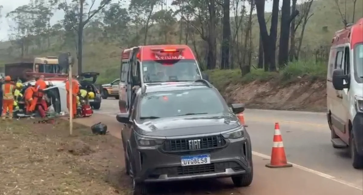 Acidente na BR-356 deixa uma pessoa morta e três gravemente feridas em MG