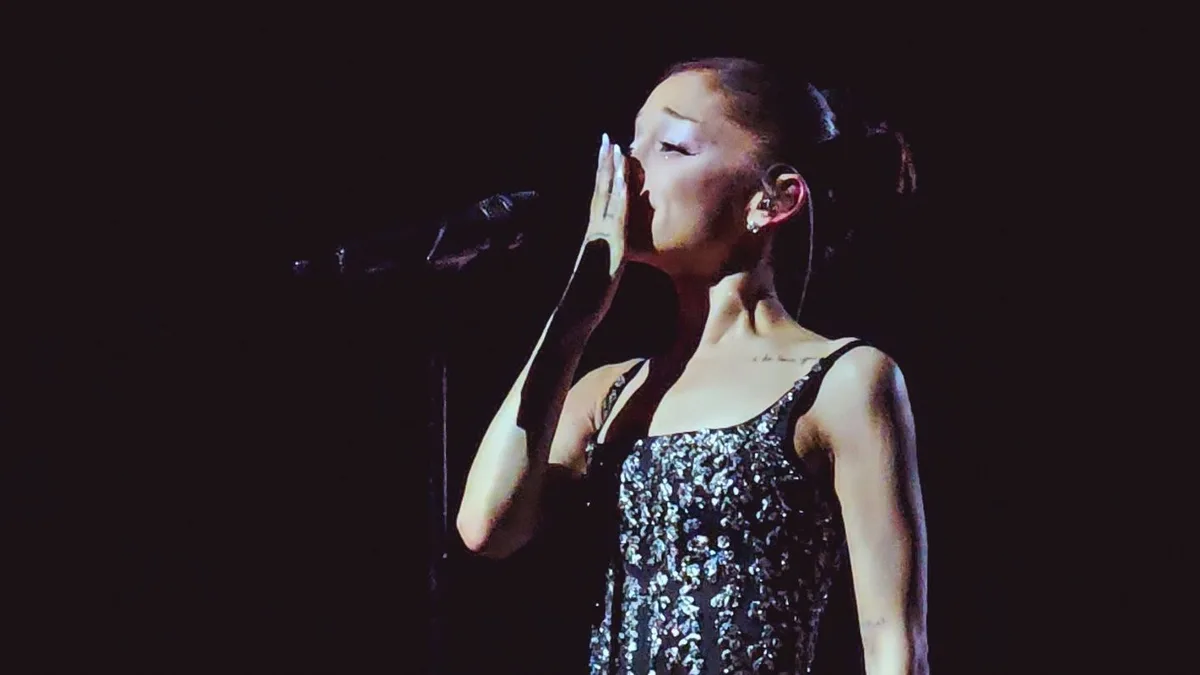 Vorerst letztes Konzert: Ariana Grande verabschiedet sich unter Tränen von ihren Fans