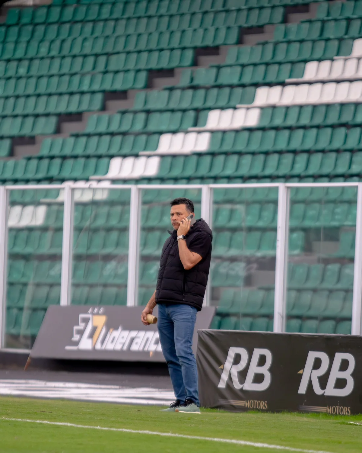 Túlio pede desculpas pelo ano do Figueirense: "O torcedor não merece isso"