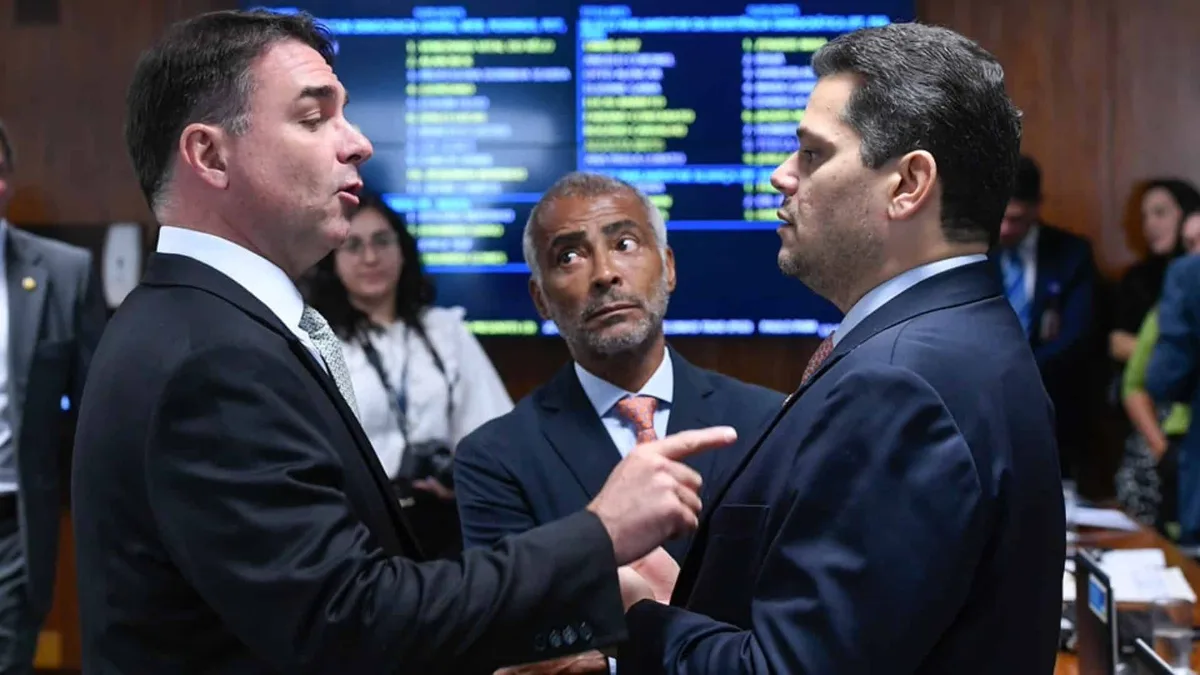 Romário rompe com PL e anuncia apoio a Eduardo Paes para o governo do Rio