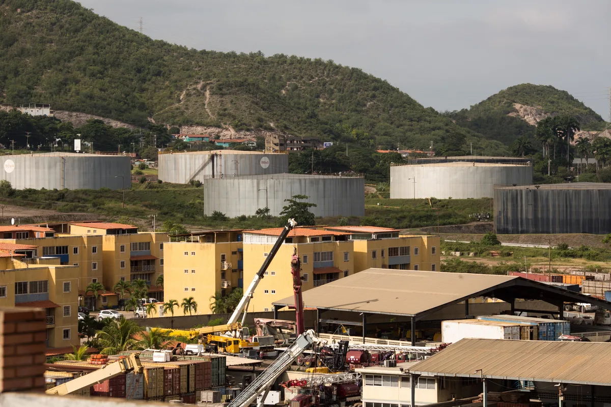 Venezuela weighs exit from Opec as US discusses stake in oil fields