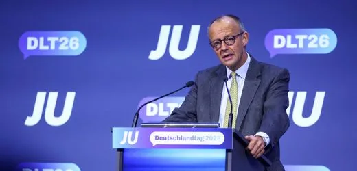 Friedrich Merz bei der Jungen Union: Der Kanzler schmeichelt den Rentenrebellen – und muss sich doch harte Worte gefallen lassen
