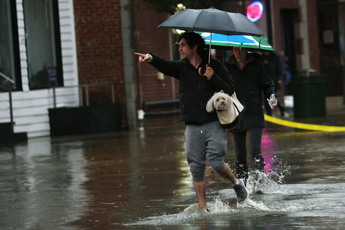 Las tormentas y tornados amenazan a millones de personas en el este de EE. UU. ante el riesgo de inundaciones repentinas