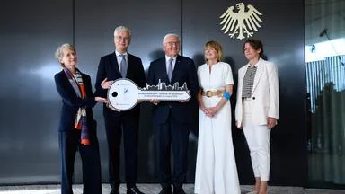 Steinmeier bezieht Amtssitz im Spreebogen