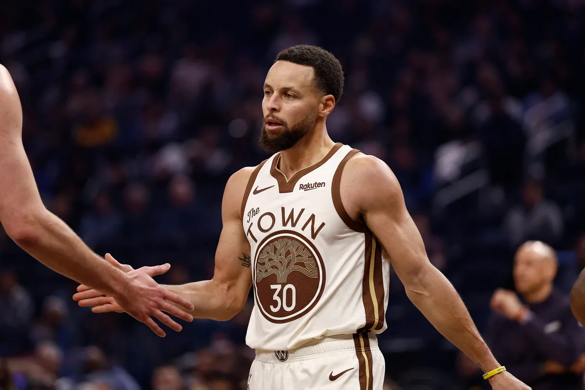 Steph Curry contó cómo una afección ocular dificultó su visión durante los años dorados de los Warriors: “No sabía que tenía visión borrosa extrema”