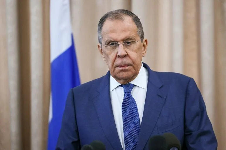 Лавров порекомендовал Японии заняться своими делами
