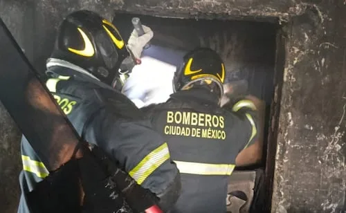 Bomberos mitigan incendio en edificio en la colonia Miguel Hidalgo, en Tlalpan; reportan una persona fallecida