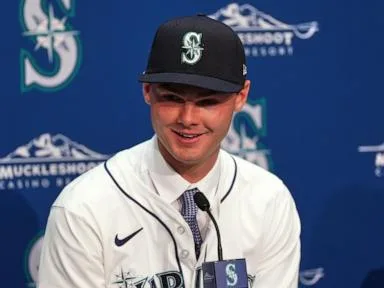 Mariners prized left-hander Kade Anderson to make major league debut Saturday against Cubs