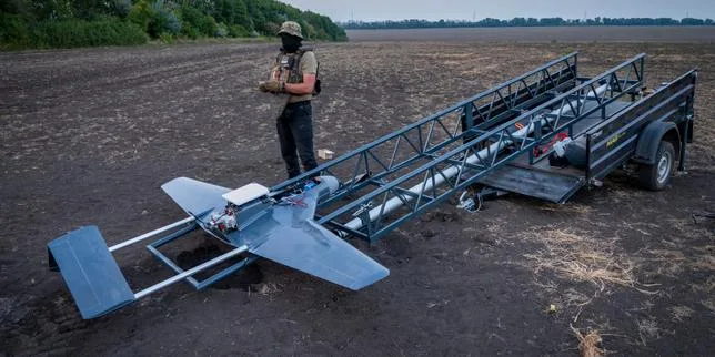 EN DIRECT, guerre en Ukraine : Kiev revendique une attaque de drones contre une raffinerie de Gazprom, près de la frontière kazakhe