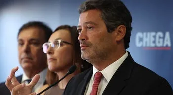 Chega chama ministro das Finanças ao Parlamento para explicar aumento dos combustíveis