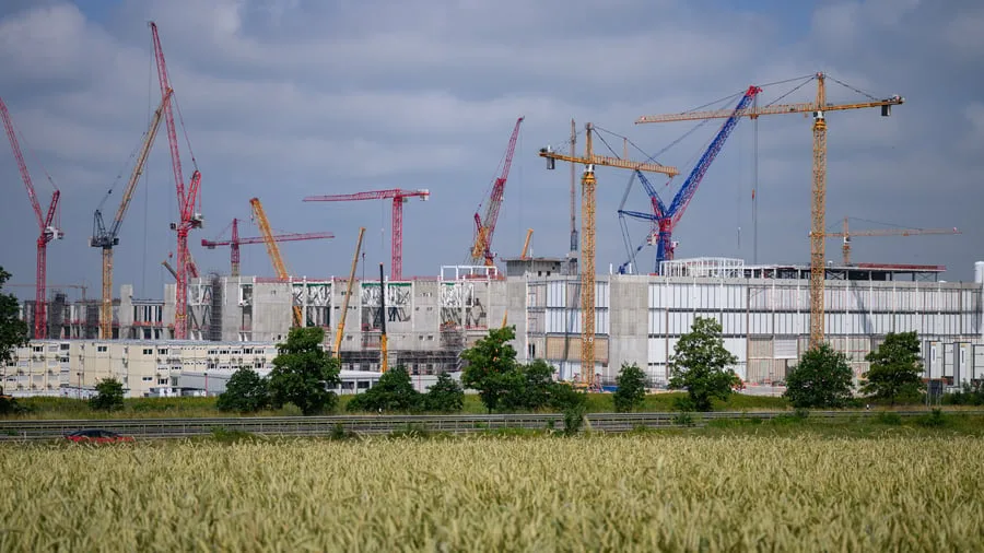 Sachsen: ESMC feiert Richtfest für neue Mikrochipfabrik in Dresden