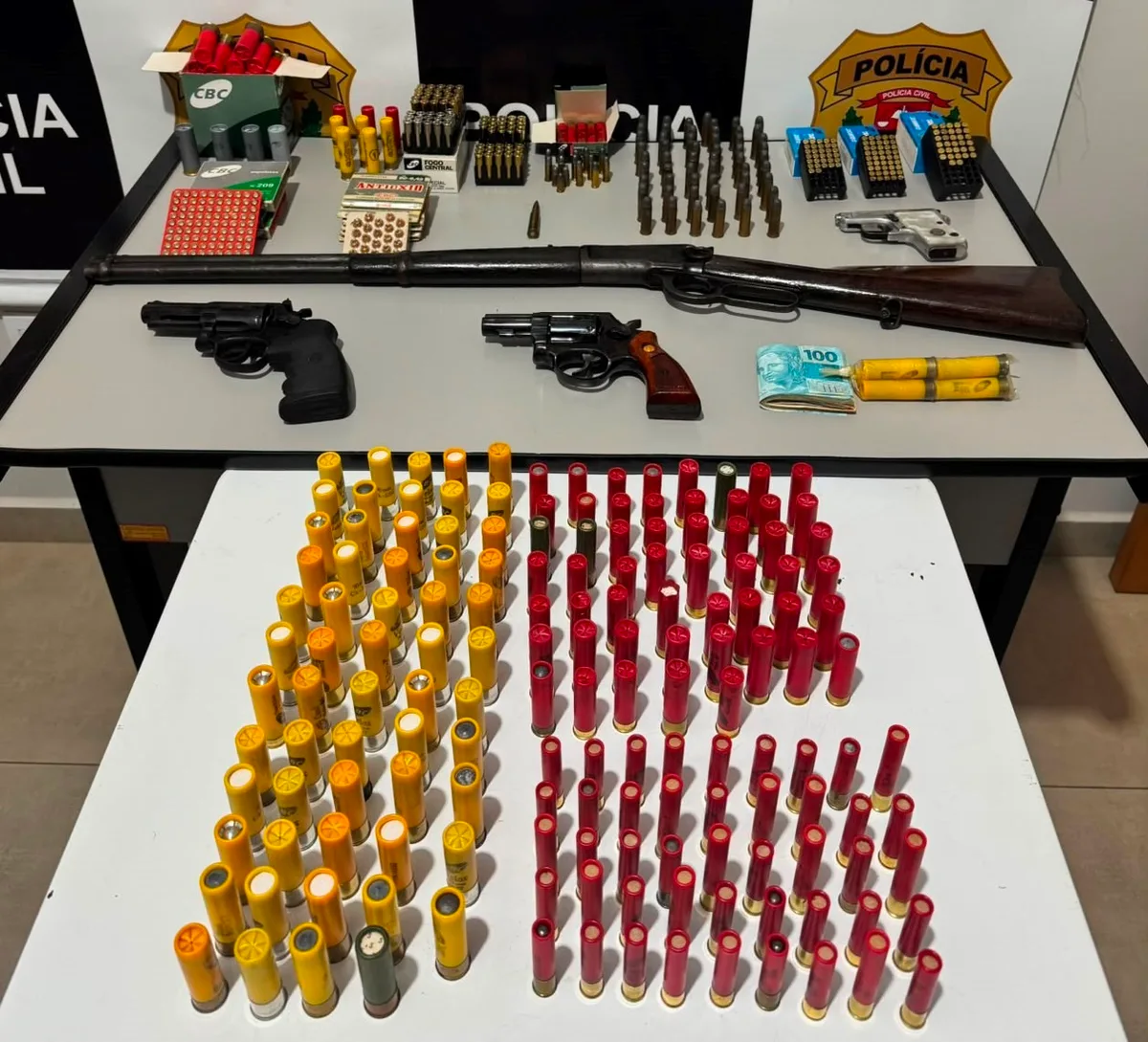 Casal é preso por venda ilegal de armas e munições em casa no interior de SP; VEJA VÍDEO