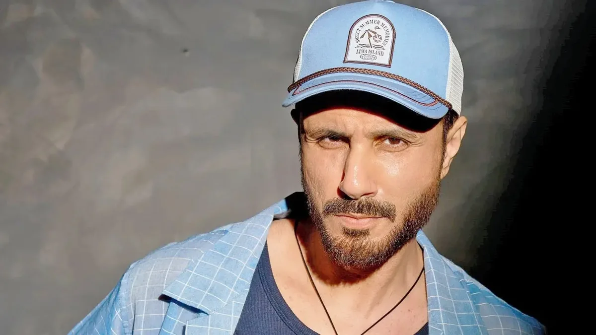 Meet Mustafa Zahid, The Pakistani Singer Behind Awarapan 2's Tera Mera Rishta And Toh Phir Aao
