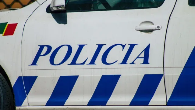 Homem baleado em parque de Queluz em "desordem" com grupo de indivíduos
