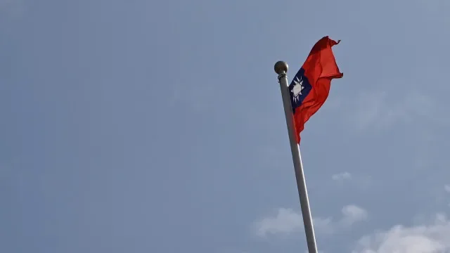 Taiwan deteta 19 aeronaves chinesas nas vésperas do Dia Nacional