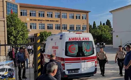 Tiroteo en secundaria de Turquía deja al menos 11 heridos; detienen a un adolescente como presunto tirador