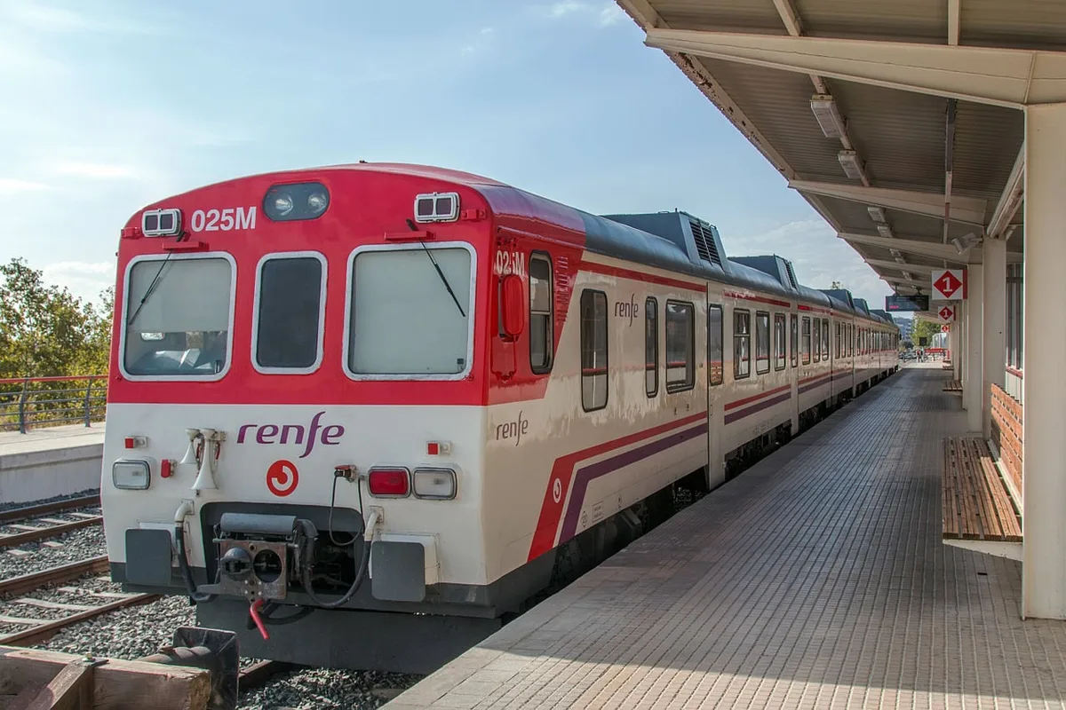 Renfe remodela el Cercanías de Valencia con trenes de Madrid usados hace 23 años