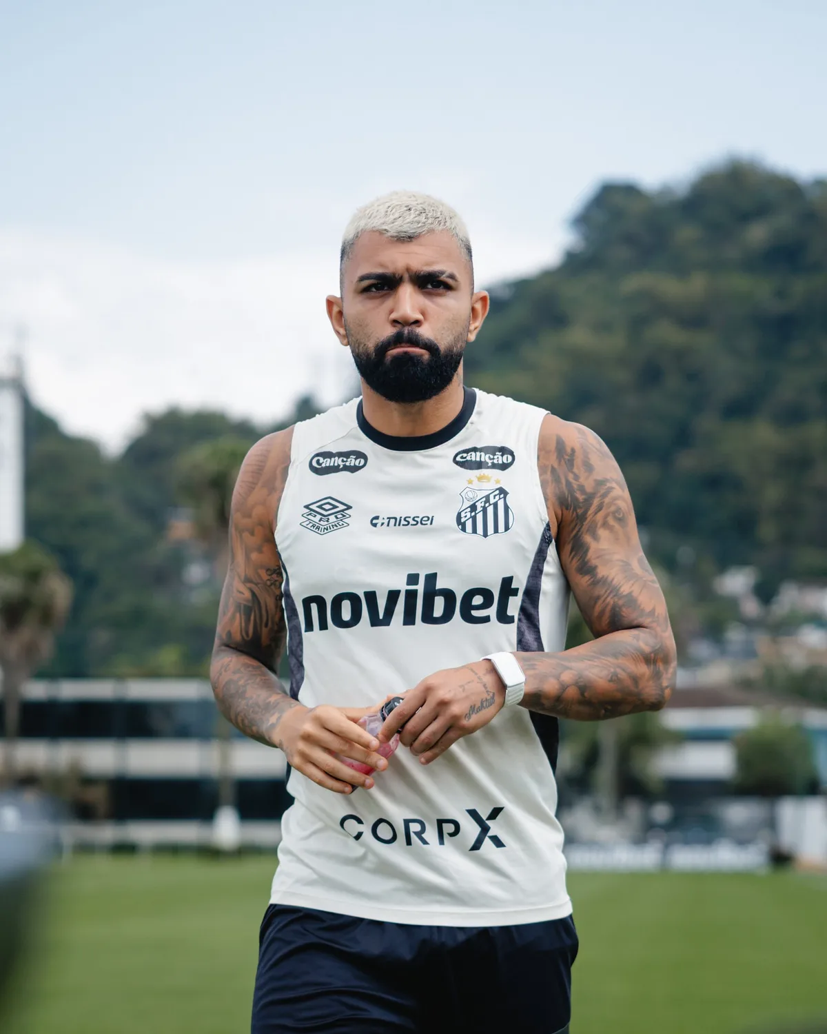 Gabigol reencontra "primeira vítima" no Brasileiro e quer manter melhor média de gols pelo Santos