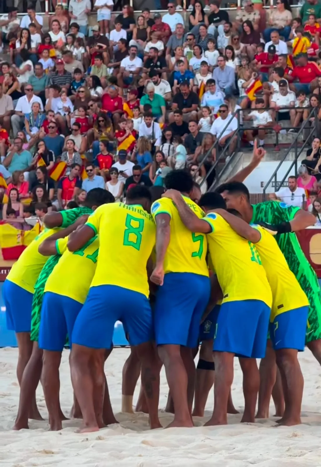 Brasil vence Espanha com gol de Gym e termina Mundialito de Beach Soccer em segundo lugar