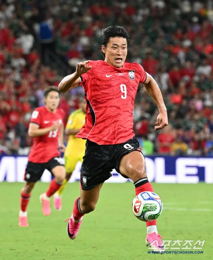"韓 축구 '인간승리' 아이콘" 조규성, 미트윌란 떠나 日 J리그 둥지 트나…마치다 젤비아 영입 추진