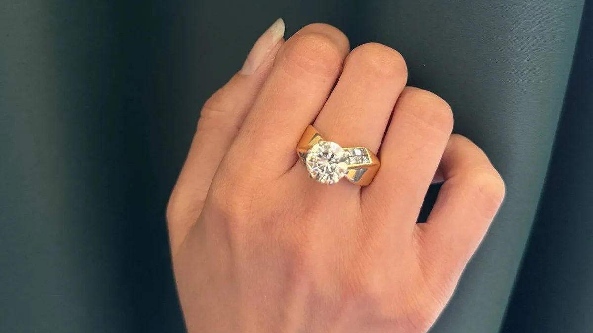 Woman buys £15,000 diamond ring for just £5 at car boot sale