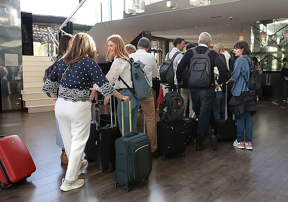 Las pernoctaciones en hoteles en Canarias crecen 7 veces más que la media nacional