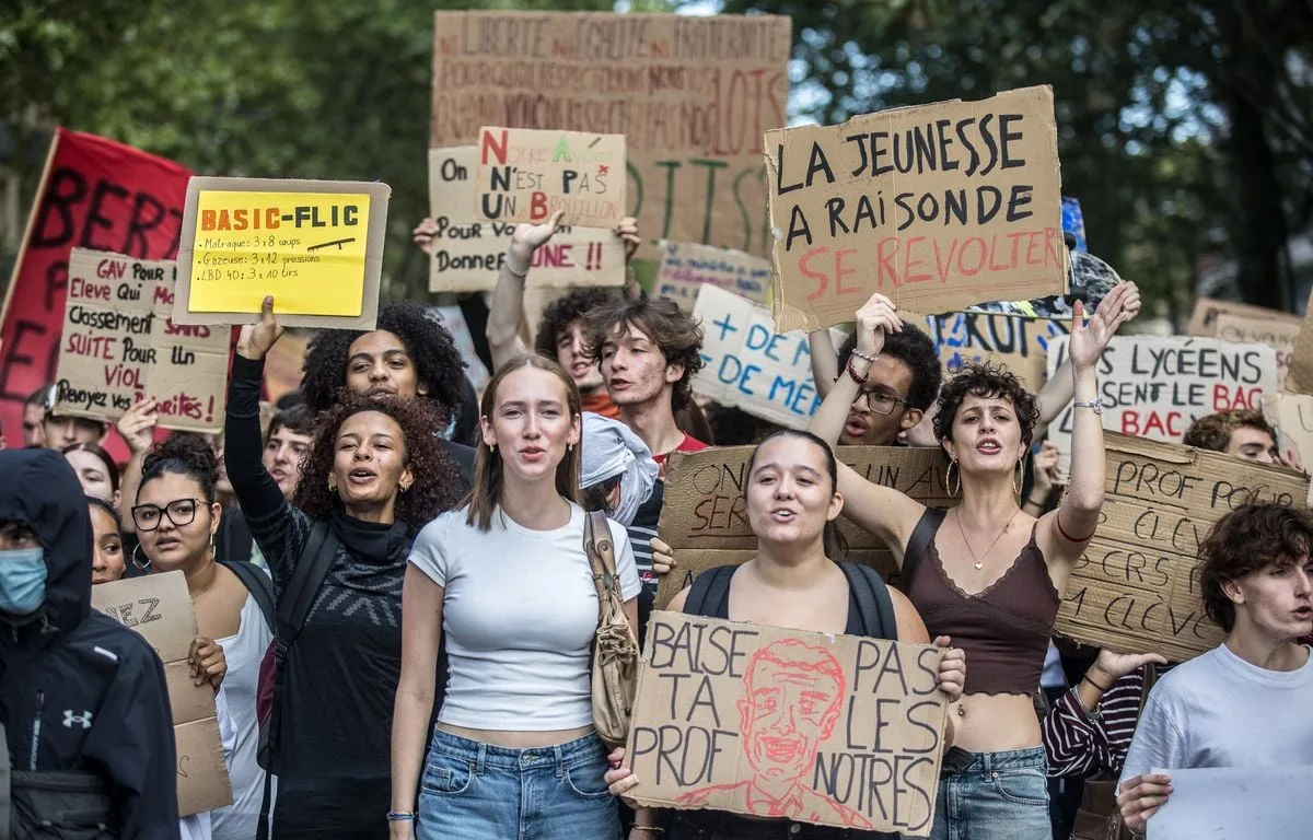 « Bismillah c’est les ténèbres »… Comment cette infiltration raciste est devenue un mème et un slogan
