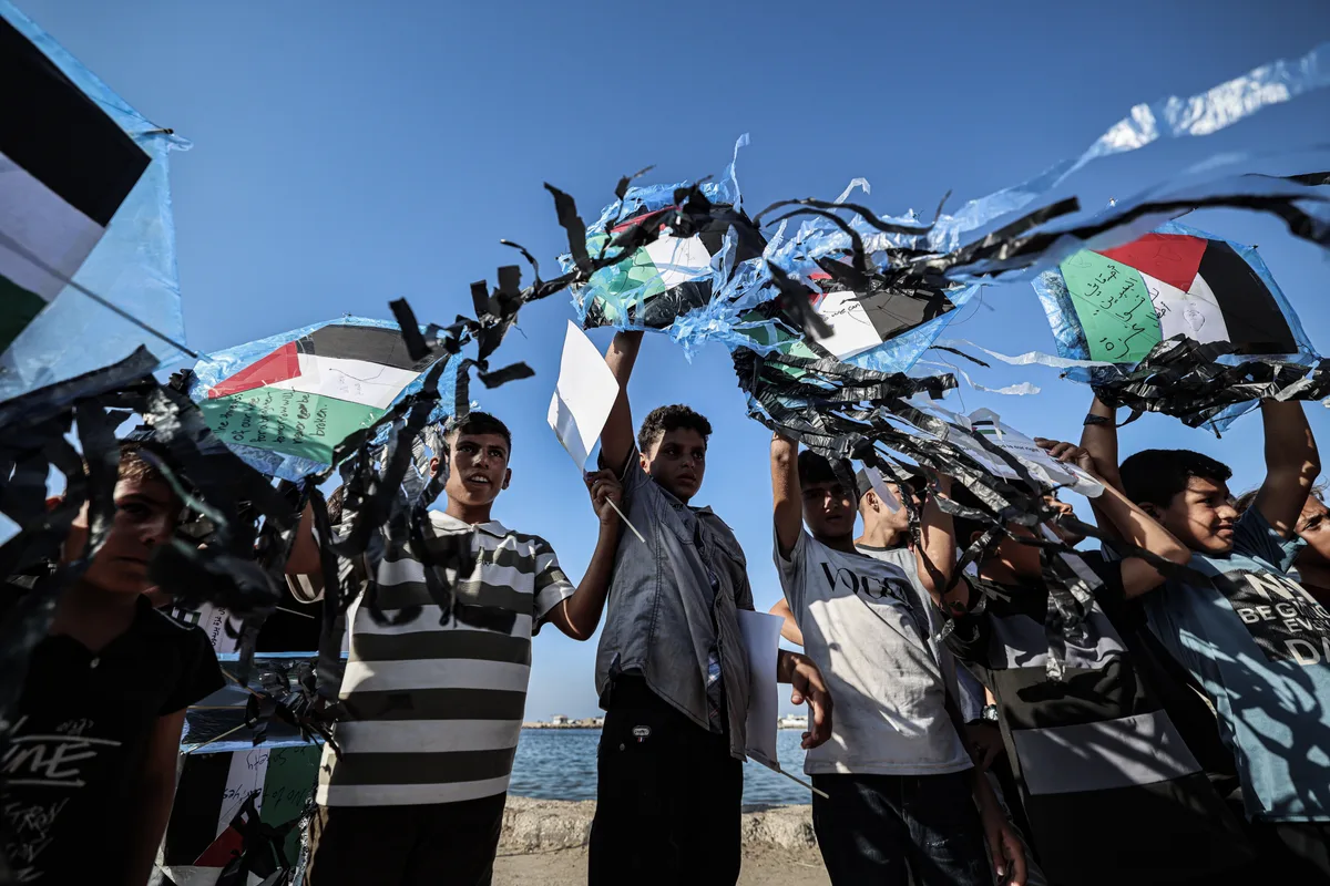 Gaza parents urged to stop children flying kites after Israel warning to Hamas