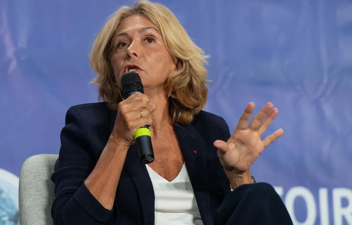 Une région peut-elle « priver d’aides les lycéens casseurs sanctionnés en conseil de discipline » ? Compliqué…