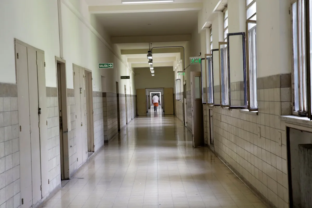 “Cambio de mentalidad y prácticas”: nueva guía de la OMS para mejorar el sistema de atención en salud mental