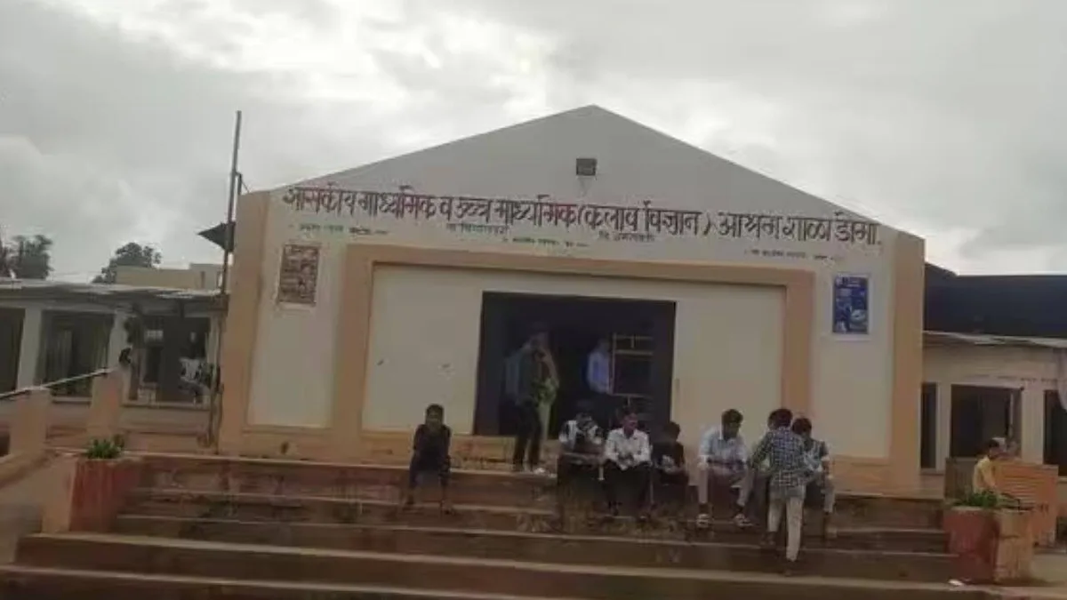 'Girls laugh, cry, then go numb': 608 flee Maha school amid 'mass hysteria'