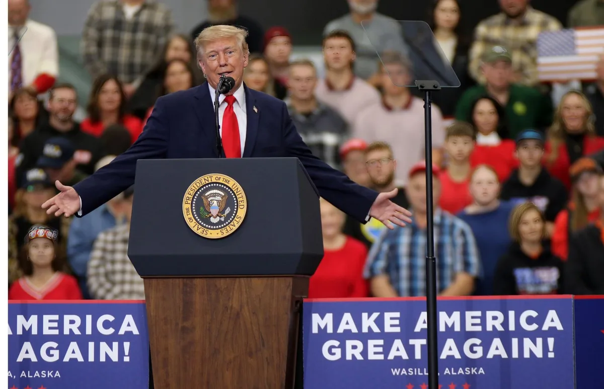 Trump pide fusilar a quienes filtran información confidencial e ironiza con la falta de líderes en Irán
