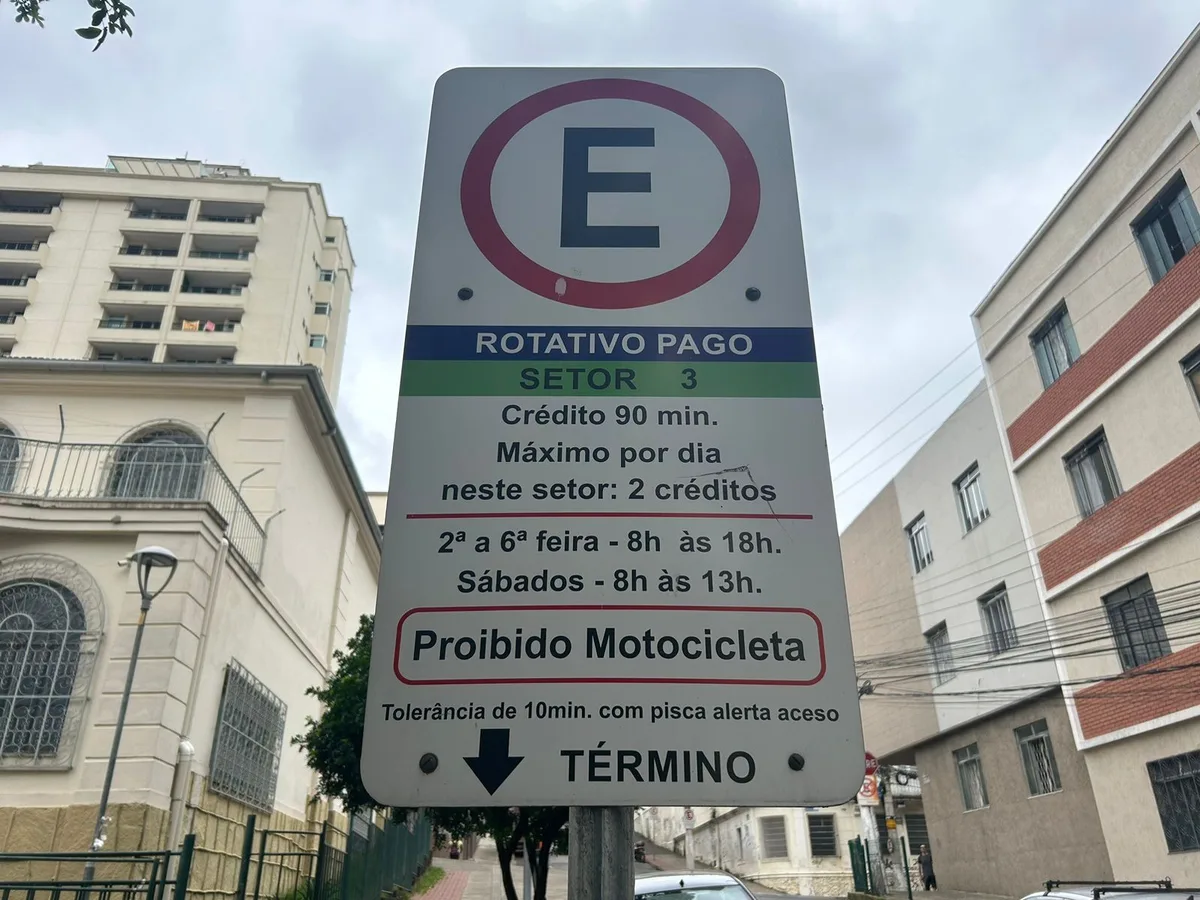 Valor da Área Azul é reajustado para carros e motos em Juiz de Fora; confira aumento