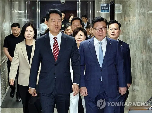 국힘·서울시, '8·13 부동산 대책 문제점' 토론회…오세훈 참석